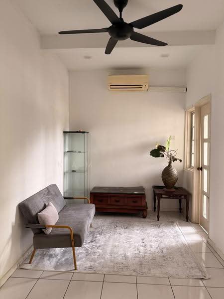Rumah Teres 2-Tingkat untuk Disewa di Subang Jaya (Selangor) - Kam Tong - Living Room - PropertyGuru.com.my