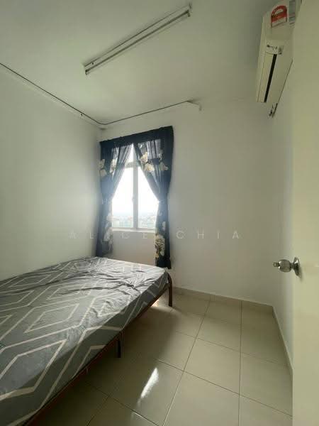 Pangsapuri untuk Dijual di Kipark Apartment - Alice Chia - Bedroom - PropertyGuru.com.my