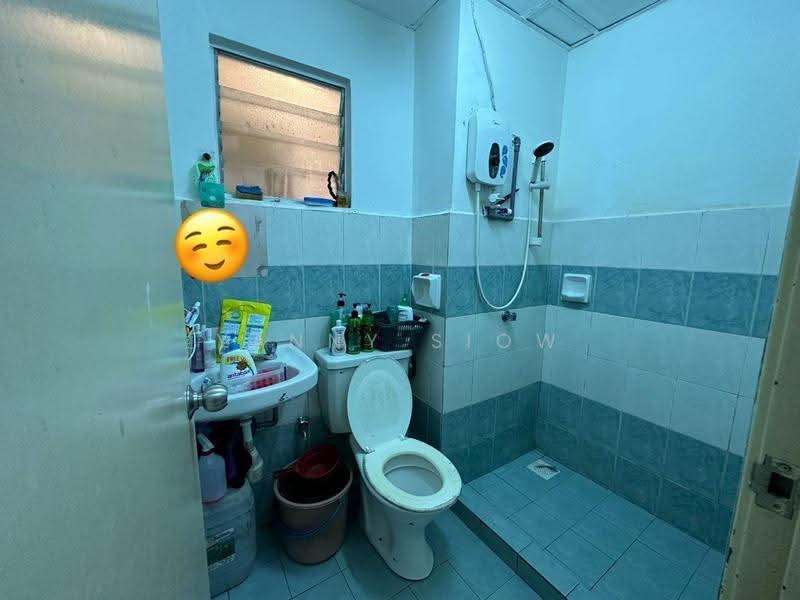 Apartment for Sale at Tar Villa - Yanny Siow - Bathroom - PropertyGuru.com.my