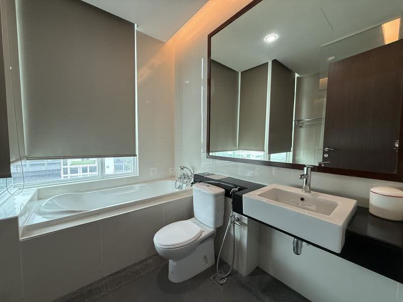 Kondominium untuk Disewa di H Residence (One Ritz Residence / Kelawai View) - Andrea Lee - Bathroom - PropertyGuru.com.my