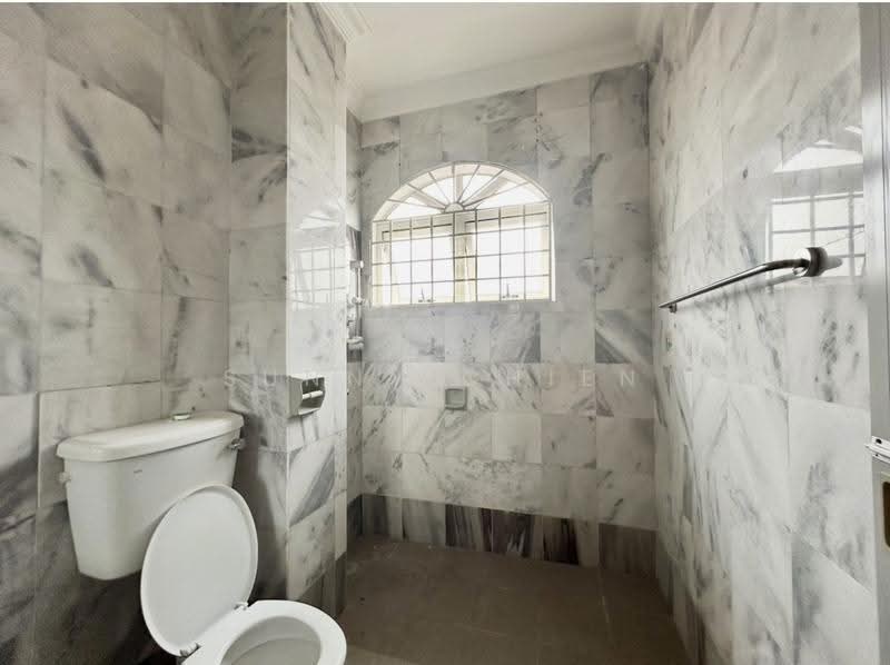 Terraced House for Sale in Bandar Sungai Long (Selangor) - Sunny Chien - Bathroom - PropertyGuru.com.my