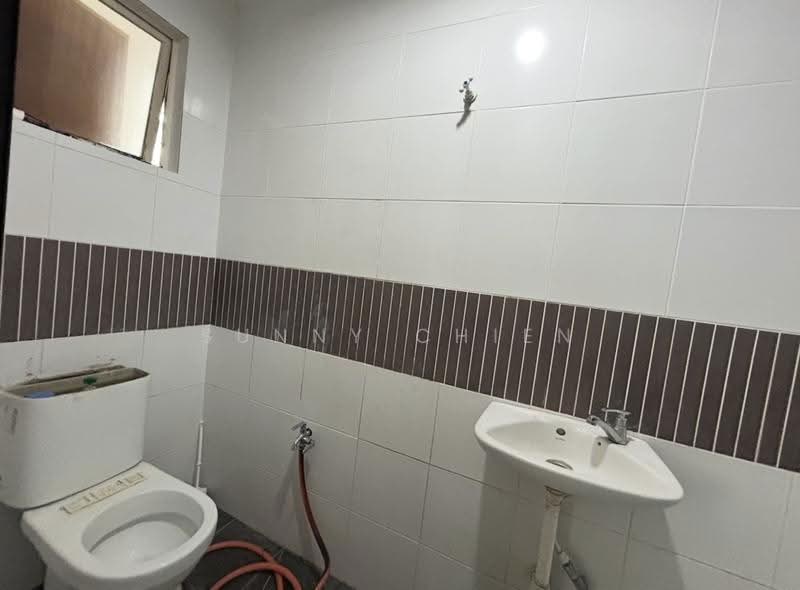 Terraced House for Sale in Bandar Sungai Long (Selangor) - Sunny Chien - Bathroom - PropertyGuru.com.my