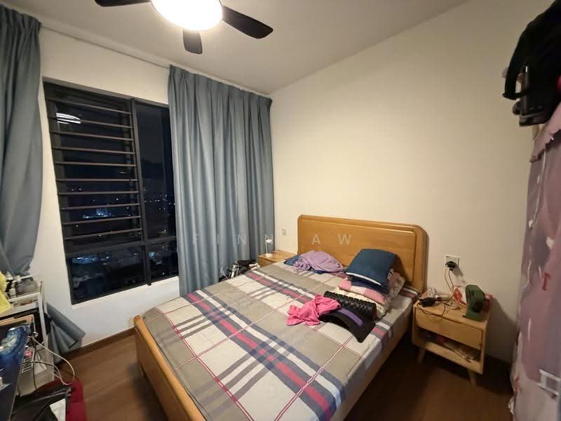 Kediaman Servis untuk Dijual di Country Garden Central Park - Finn Aw - Bedroom - PropertyGuru.com.my