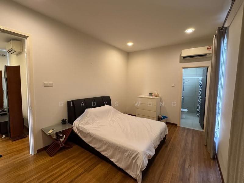 Banglo Pautan untuk Dijual di Senibong (Permas Jaya) - Gladys Wong - Bedroom - PropertyGuru.com.my