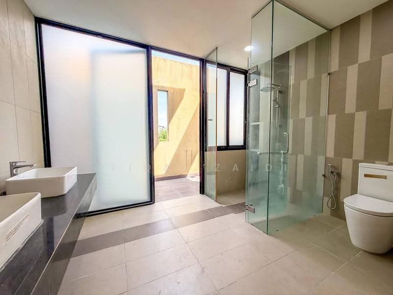 Semi-Detached House for Sale in Bandar Sungai Long (Selangor) - Afiqah zaidi - Bathroom - PropertyGuru.com.my