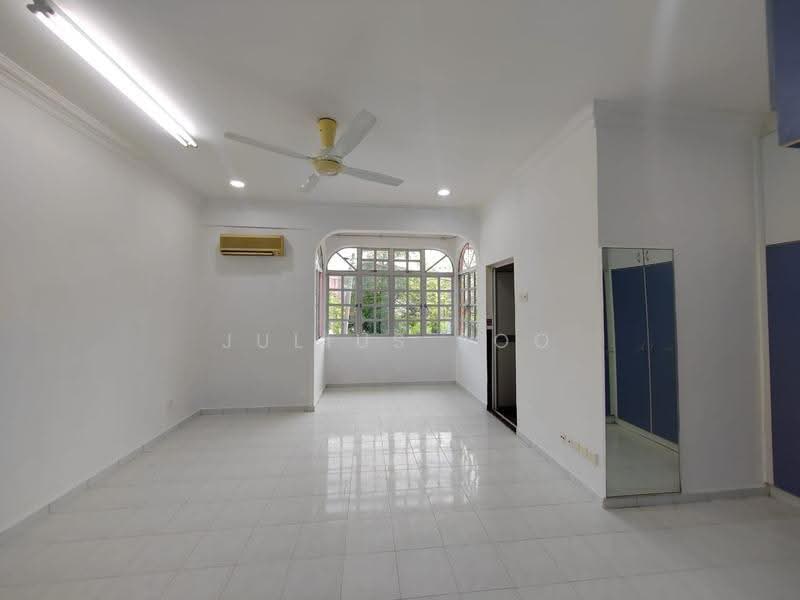 Rumah Teres 2-Tingkat untuk Disewa di Sungai Long (Bandar Sungai Long) - Julius Soo - Living Room - PropertyGuru.com.my