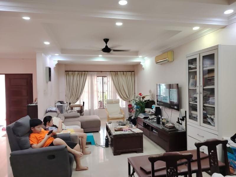 Rumah Teres 2-Tingkat untuk Dijual di Bandar Puteri Puchong (Puchong) - Joyce Hoo - Living Room - PropertyGuru.com.my