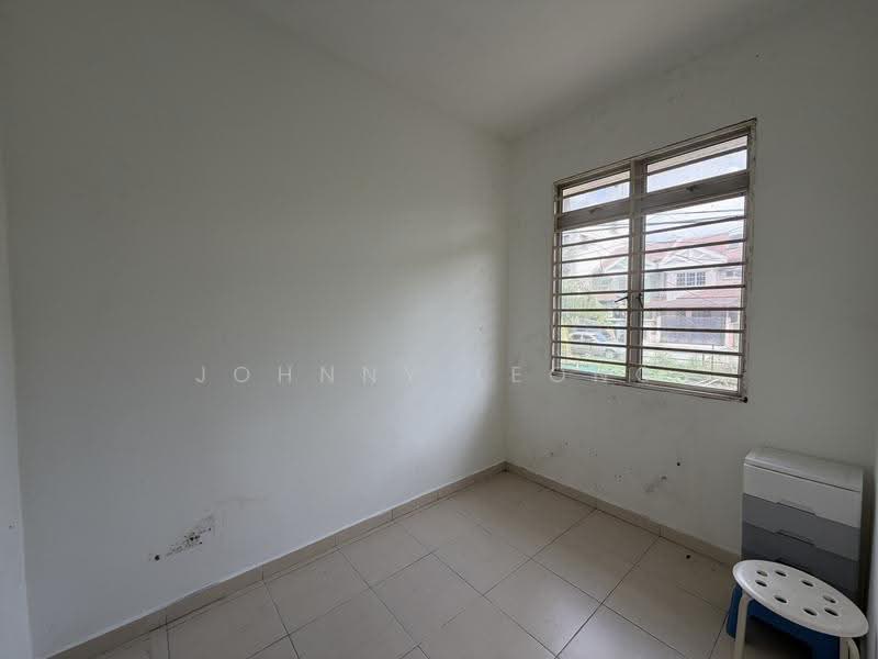 Townhouse for Sale in Taman Desa Serdang (Seri Kembangan) - Johnny Leong - Interior - PropertyGuru.com.my