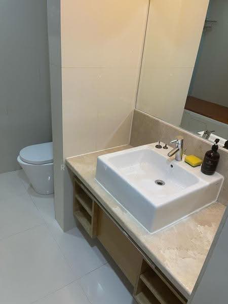 Kediaman Servis untuk Disewa di Cormar Suites (Fraser Place (Lot 163)) - Rony Yeo - Bathroom - PropertyGuru.com.my
