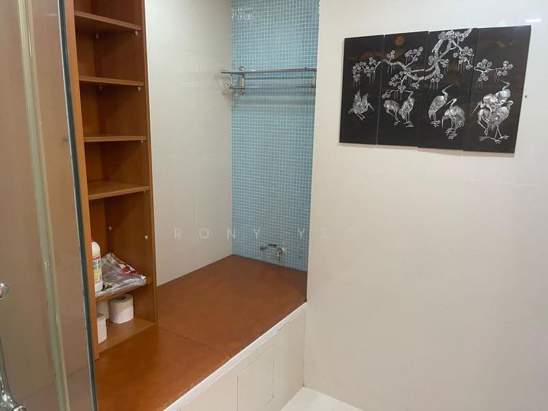 Kediaman Servis untuk Disewa di Cormar Suites (Fraser Place (Lot 163)) - Rony Yeo - Bathroom - PropertyGuru.com.my