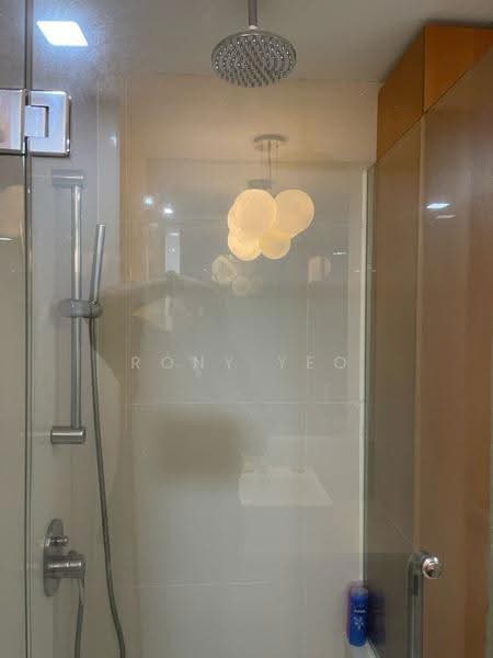 Kediaman Servis untuk Disewa di Cormar Suites (Fraser Place (Lot 163)) - Rony Yeo - Bathroom - PropertyGuru.com.my