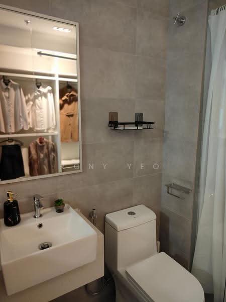 Kediaman Servis untuk Dijual di Riveria City - Rony Yeo - Bathroom - PropertyGuru.com.my