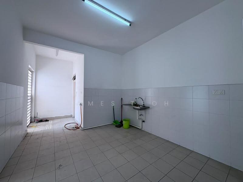 Semi-Detached House for Sale in Shah Alam (Selangor) - James Teoh - Kitchen - PropertyGuru.com.my