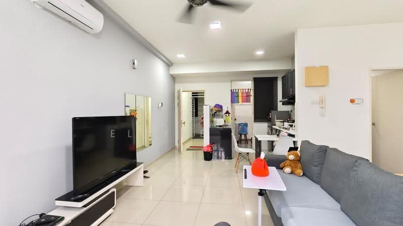 Kondominium untuk Disewa di Fairway Suites - Elayne Low - Living Room - PropertyGuru.com.my