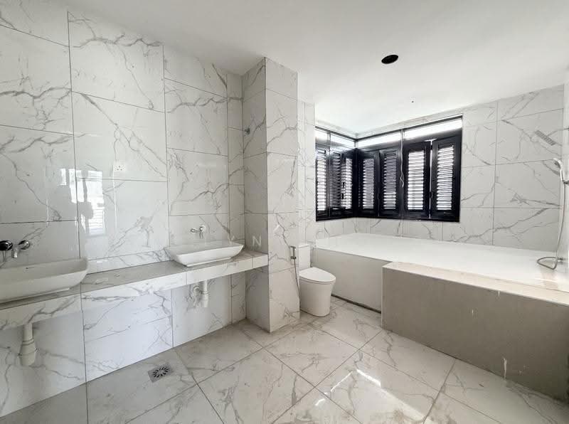 Bungalow House untuk Dijual di Bandar Mahkota Cheras (Cheras) - Raelyn Chong - Bathroom - PropertyGuru.com.my
