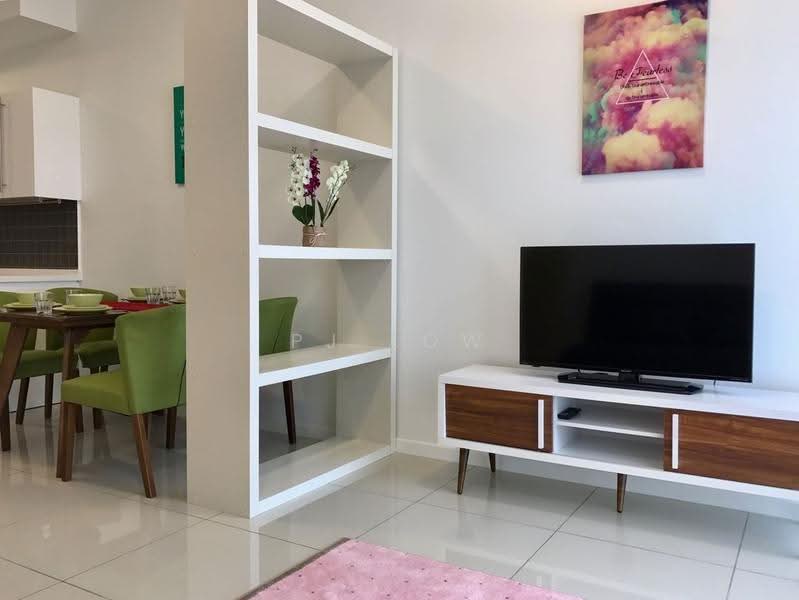 Kondominium untuk Dijual di Urbana Residences - PJ Low - Dining Room - PropertyGuru.com.my