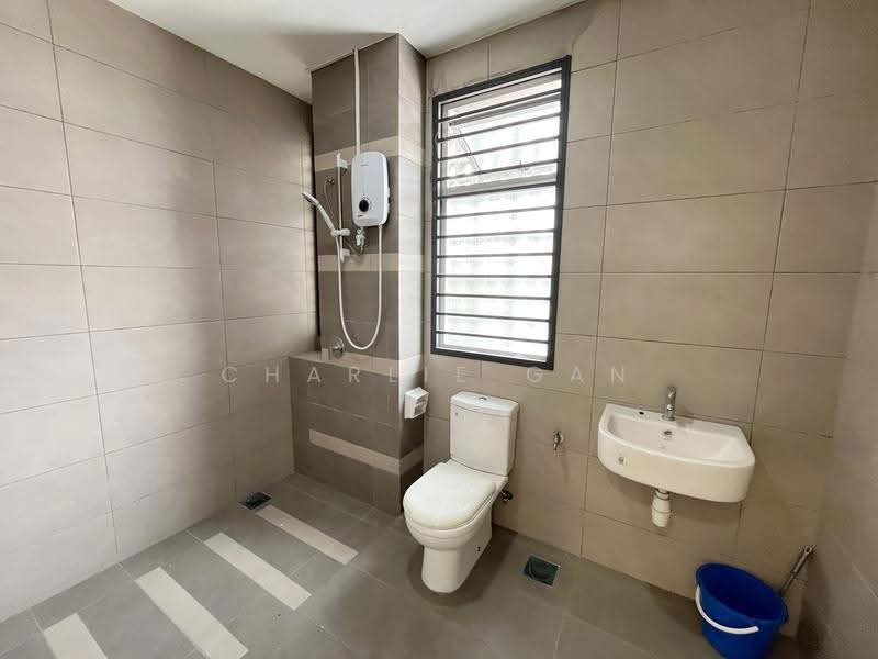 Rumah Teres 2-Tingkat untuk Disewa di Bandar Rimbayu (Telok Panglima Garang) - Charlie Gan - Bathroom - PropertyGuru.com.my