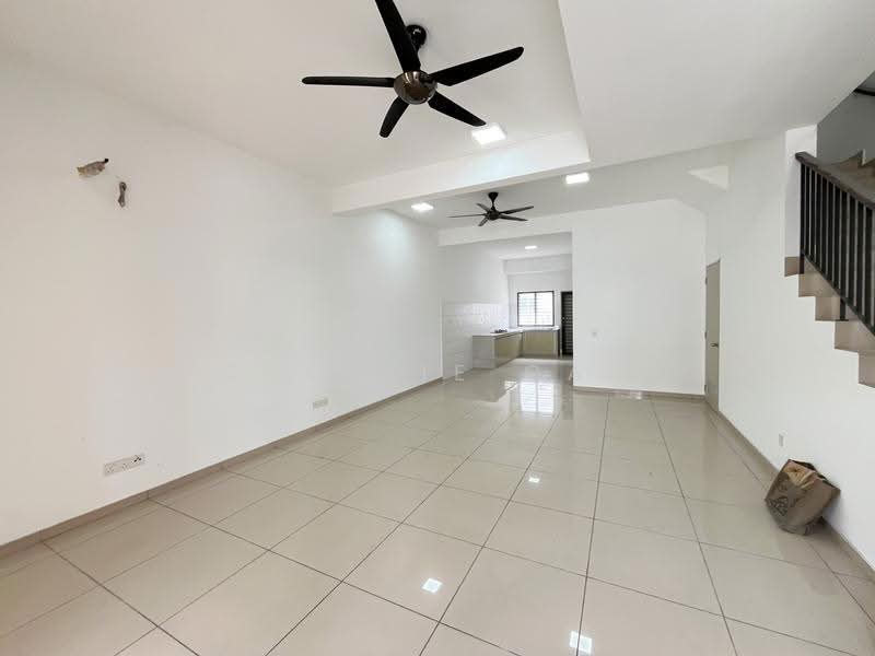 Rumah Teres 2-Tingkat untuk Disewa di Bandar Rimbayu (Telok Panglima Garang) - Charlie Gan - Living Room - PropertyGuru.com.my
