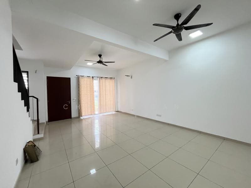 Rumah Teres 2-Tingkat untuk Disewa di Bandar Rimbayu (Telok Panglima Garang) - Charlie Gan - Living Room - PropertyGuru.com.my