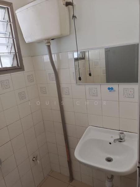 Rumah Teres 2-Tingkat untuk Disewa di Usj 6 (Subang Jaya) - Louis Chor - Bathroom - PropertyGuru.com.my