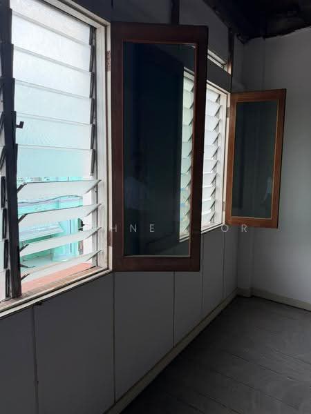 Shop / Office for Rent in Lebuh Campbell (George Town) - Daphne Khor - Balcony - PropertyGuru.com.my