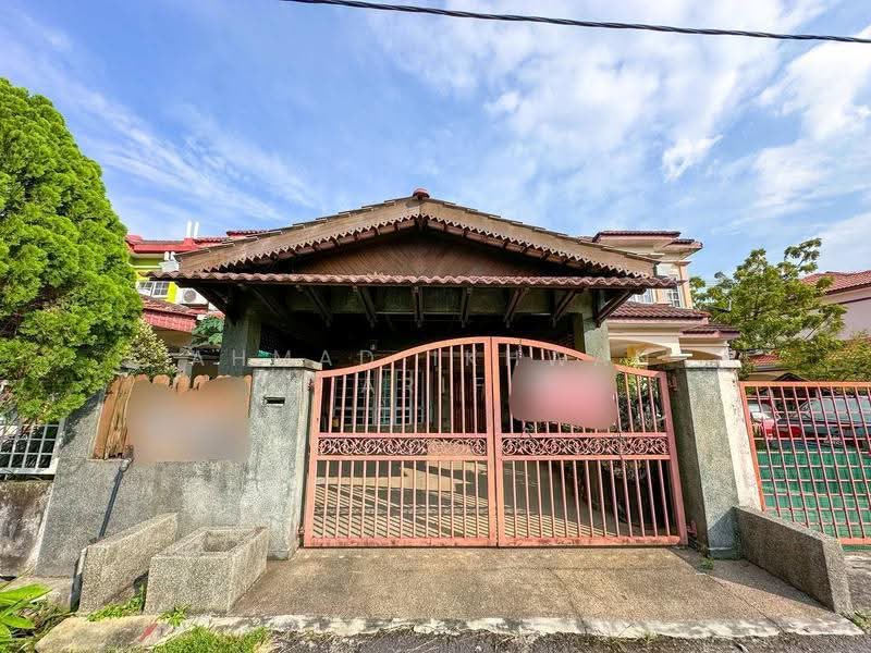 Rumah Teres untuk Dijual di Bandar Puteri Klang (Klang) - Ahmad Ikhwan Arif - Exterior - PropertyGuru.com.my