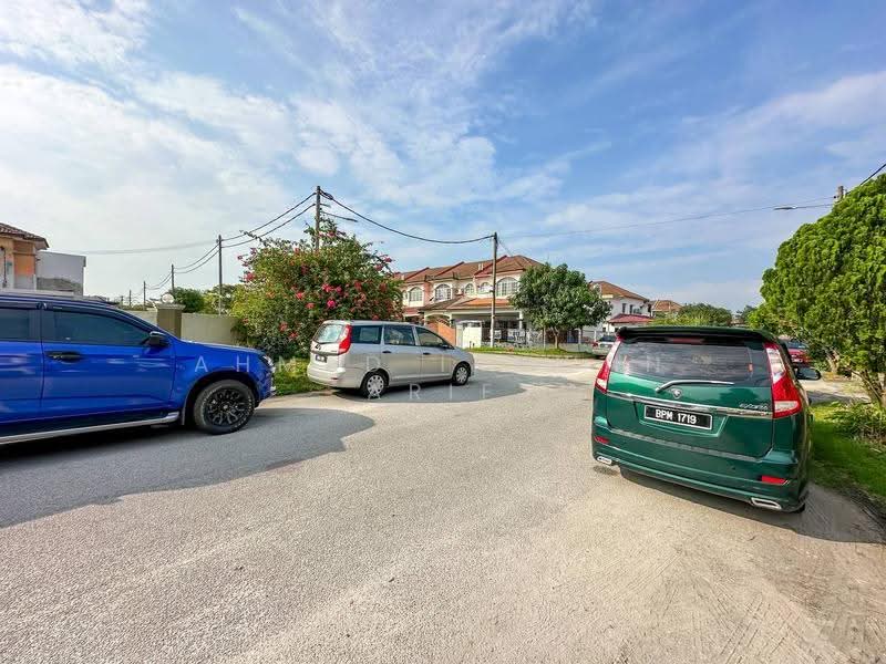 Rumah Teres untuk Dijual di Bandar Puteri Klang (Klang) - Ahmad Ikhwan Arif - Exterior - PropertyGuru.com.my