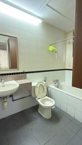 Condominium for Rent at Bayshore Condominium - Hazel Chan - Bathroom - PropertyGuru.com.my