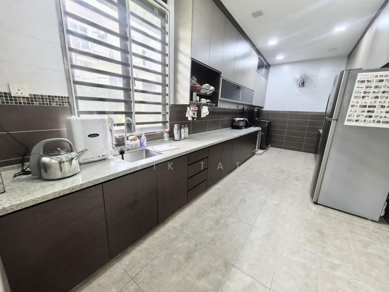 Semi-Detached House for Sale in Nusa Duta (Iskandar Puteri (Nusajaya)) - Yik Tat - Kitchen - PropertyGuru.com.my