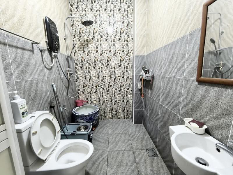 Semi-Detached House for Sale in Nusa Duta (Iskandar Puteri (Nusajaya)) - Yik Tat - PropertyGuru.com.my