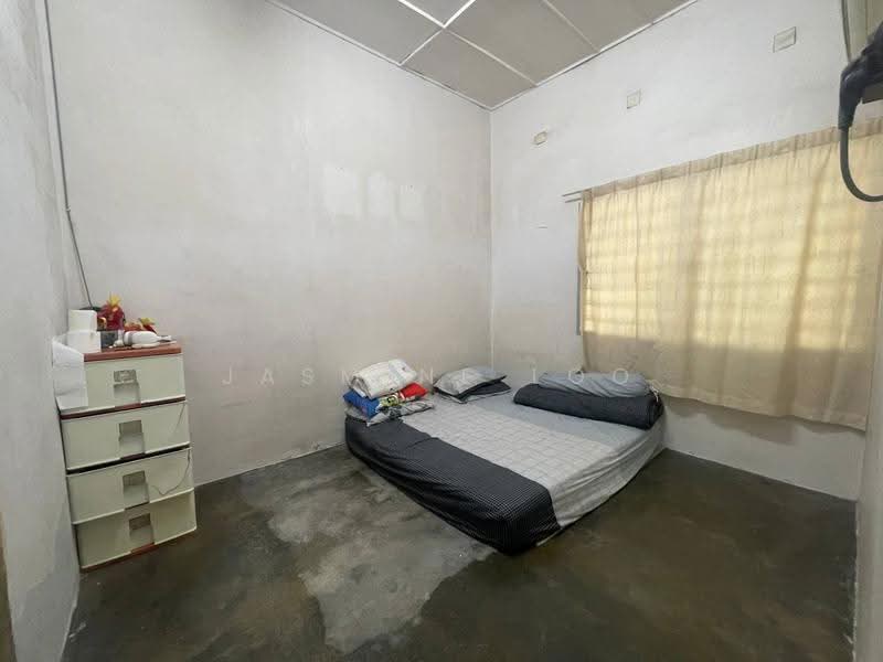 1-storey Terraced House for Sale in Butterworth (Penang) - Jasmine Loo - Bedroom - PropertyGuru.com.my