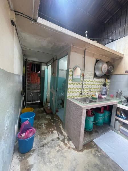 1-storey Terraced House for Sale in Butterworth (Penang) - Jasmine Loo - Kitchen - PropertyGuru.com.my