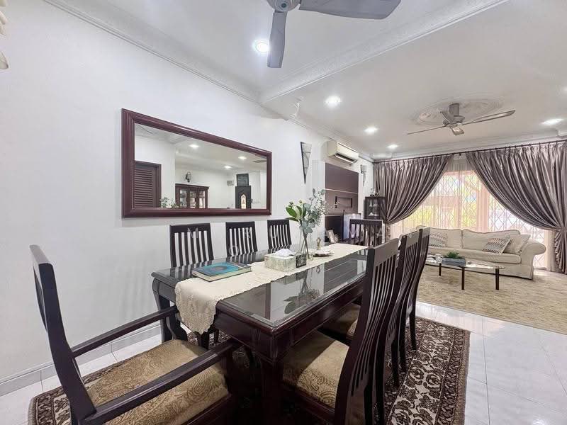 Rumah Teres 2-Tingkat untuk Dijual di Shah Alam (Selangor) - Kamaruzaman Omar - Dining Room - PropertyGuru.com.my
