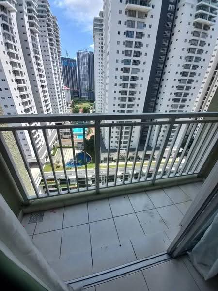 Kondominium untuk Dijual di Sky Awani Residensi 1 - Chun Wei - Balcony - PropertyGuru.com.my