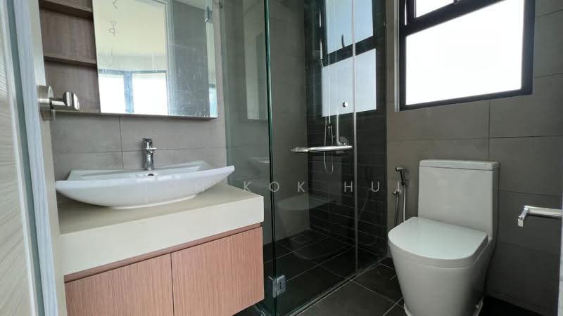 Kediaman Servis untuk Dijual di The M @ Medini Macrolink - Loh Kok Hui - Bathroom - PropertyGuru.com.my