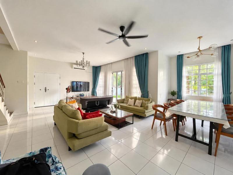 2-storey Terraced House for Sale in Bandar Baru Enstek (Bandar Enstek) - Mohd Aizat Saiful Bahri - Living Room - PropertyGuru.com.my