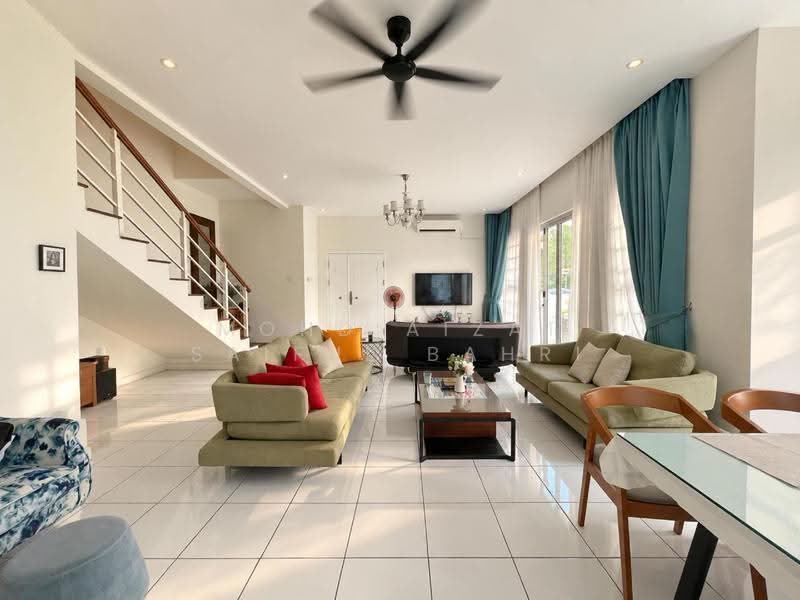 2-storey Terraced House for Sale in Bandar Baru Enstek (Bandar Enstek) - Mohd Aizat Saiful Bahri - Living Room - PropertyGuru.com.my