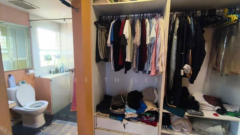 Rumah Teres untuk Dijual di Taman Bukit Hartamas (Cheras) - Keith Lee - Bathroom - PropertyGuru.com.my