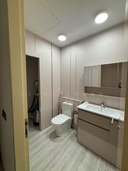 Kediaman Servis untuk Dijual di The Park Sky Residence - Jimmy Chang - Bathroom - PropertyGuru.com.my