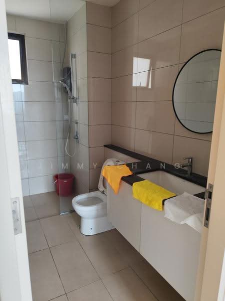 Kediaman Servis untuk Dijual di The Park Sky Residence - Jimmy Chang - Bathroom - PropertyGuru.com.my