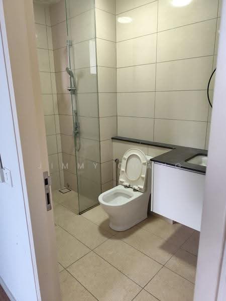 Kediaman Servis untuk Dijual di The Park Sky Residence - Jimmy Chang - Bathroom - PropertyGuru.com.my
