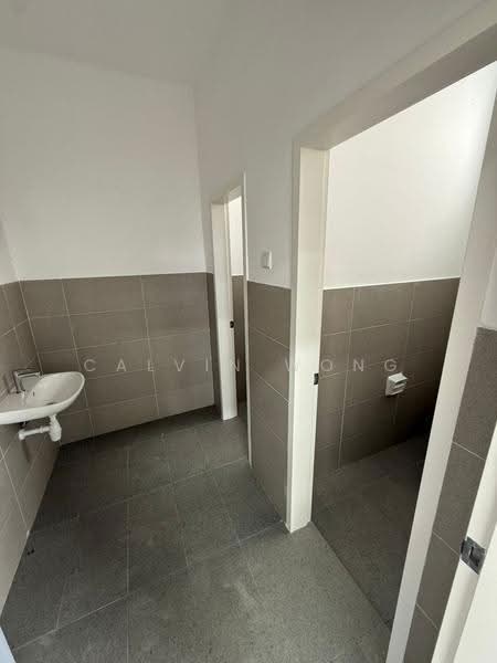Kilang Kluster untuk Dijual di Eco Business Park 1 (Johor Bahru) - Calvin Wong - Bathroom - PropertyGuru.com.my