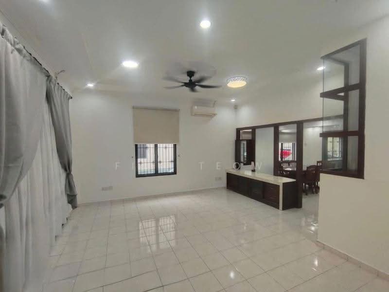 2-storey Terraced House for Rent in Taman Perling (Perling) - Fion Teow - Living Room - PropertyGuru.com.my