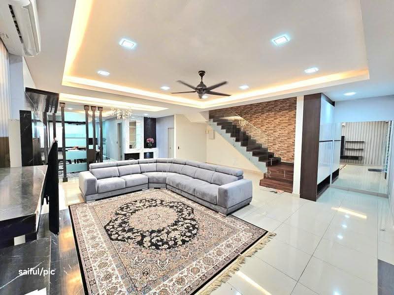Rumah Teres 2-Tingkat untuk Dijual di Kota Kemuning (Shah Alam) - Mohd Aizat Saiful Bahri - Living Room - PropertyGuru.com.my