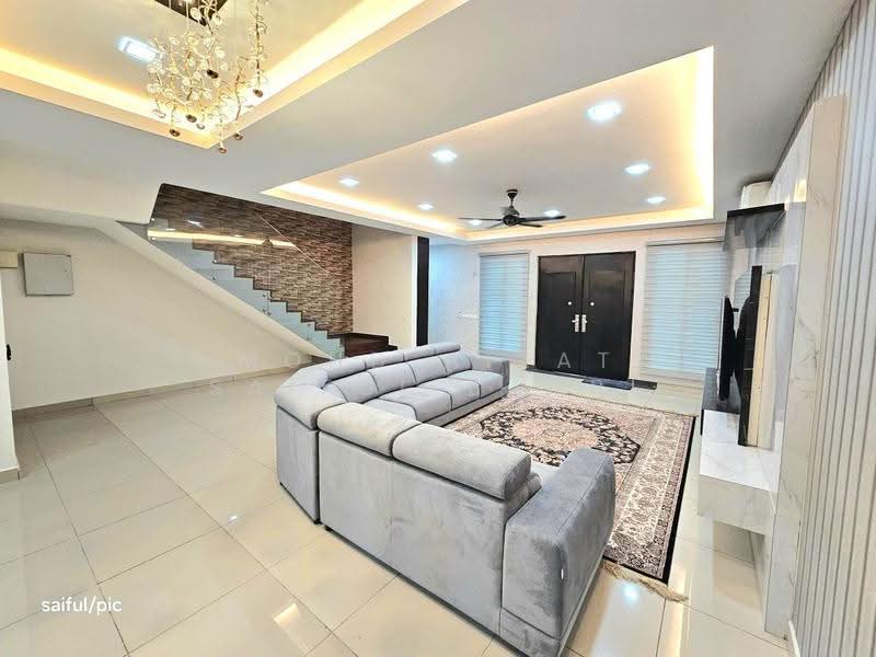 Rumah Teres 2-Tingkat untuk Dijual di Kota Kemuning (Shah Alam) - Mohd Aizat Saiful Bahri - Living Room - PropertyGuru.com.my