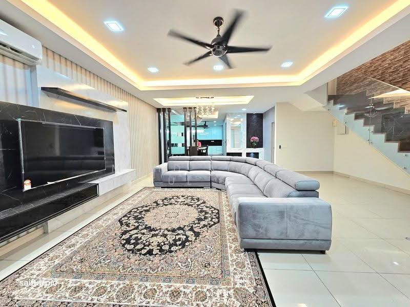 Rumah Teres 2-Tingkat untuk Dijual di Kota Kemuning (Shah Alam) - Mohd Aizat Saiful Bahri - Living Room - PropertyGuru.com.my