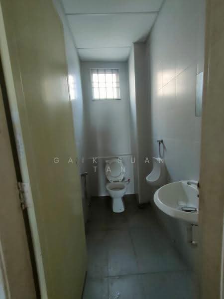 Shop / Office untuk Disewa di Dato Keramat (George Town) - Gaik Suan Tan - Bathroom - PropertyGuru.com.my