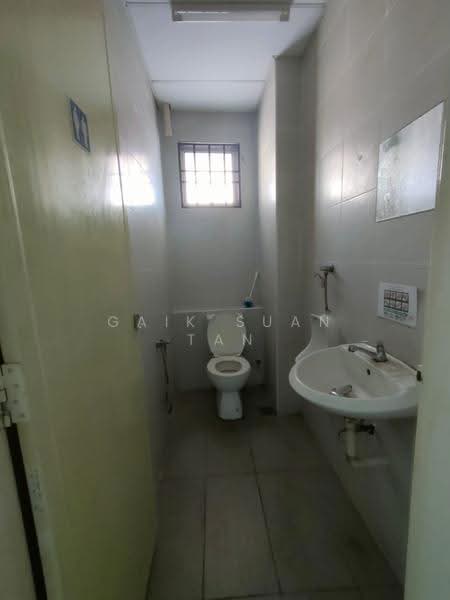 Shop / Office untuk Disewa di Dato Keramat (George Town) - Gaik Suan Tan - Bathroom - PropertyGuru.com.my