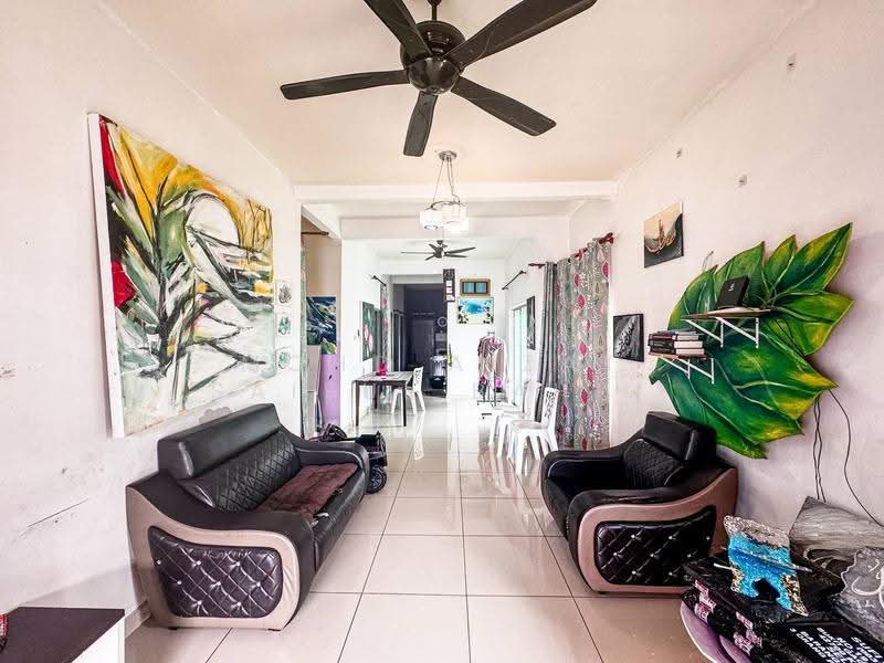 Semi-Detached House for Sale in Kampung Batu 9 Kebun Baru (Telok Panglima Garang) - Mohd Aizat Saiful Bahri - Living Room - PropertyGuru.com.my