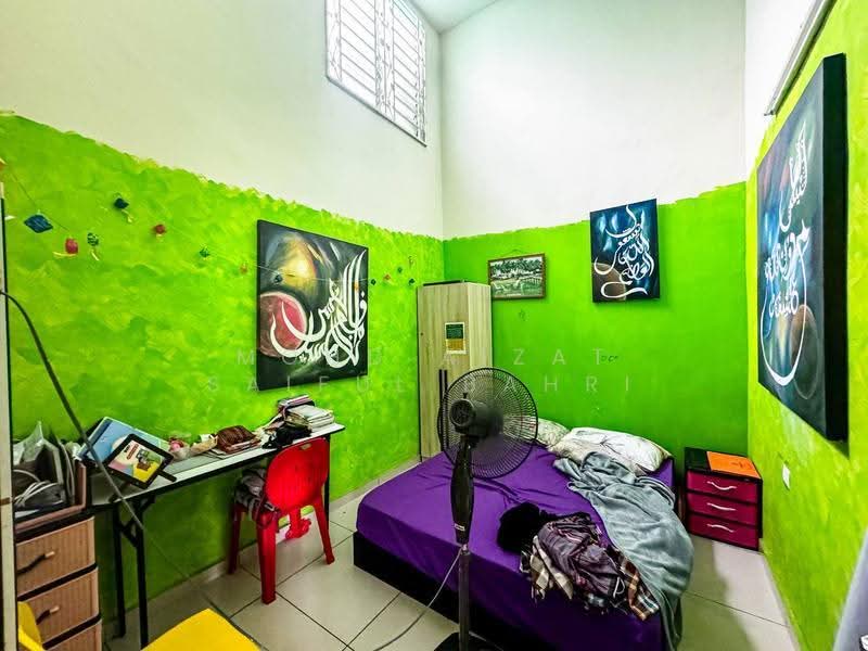 Semi-Detached House for Sale in Kampung Batu 9 Kebun Baru (Telok Panglima Garang) - Mohd Aizat Saiful Bahri - Bedroom - PropertyGuru.com.my